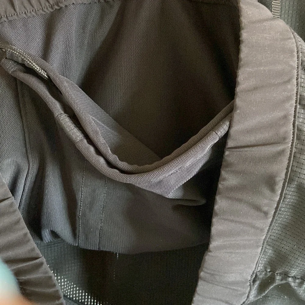 NWOT Lululemon Lightweight Half Zip - Picture 5 of 5